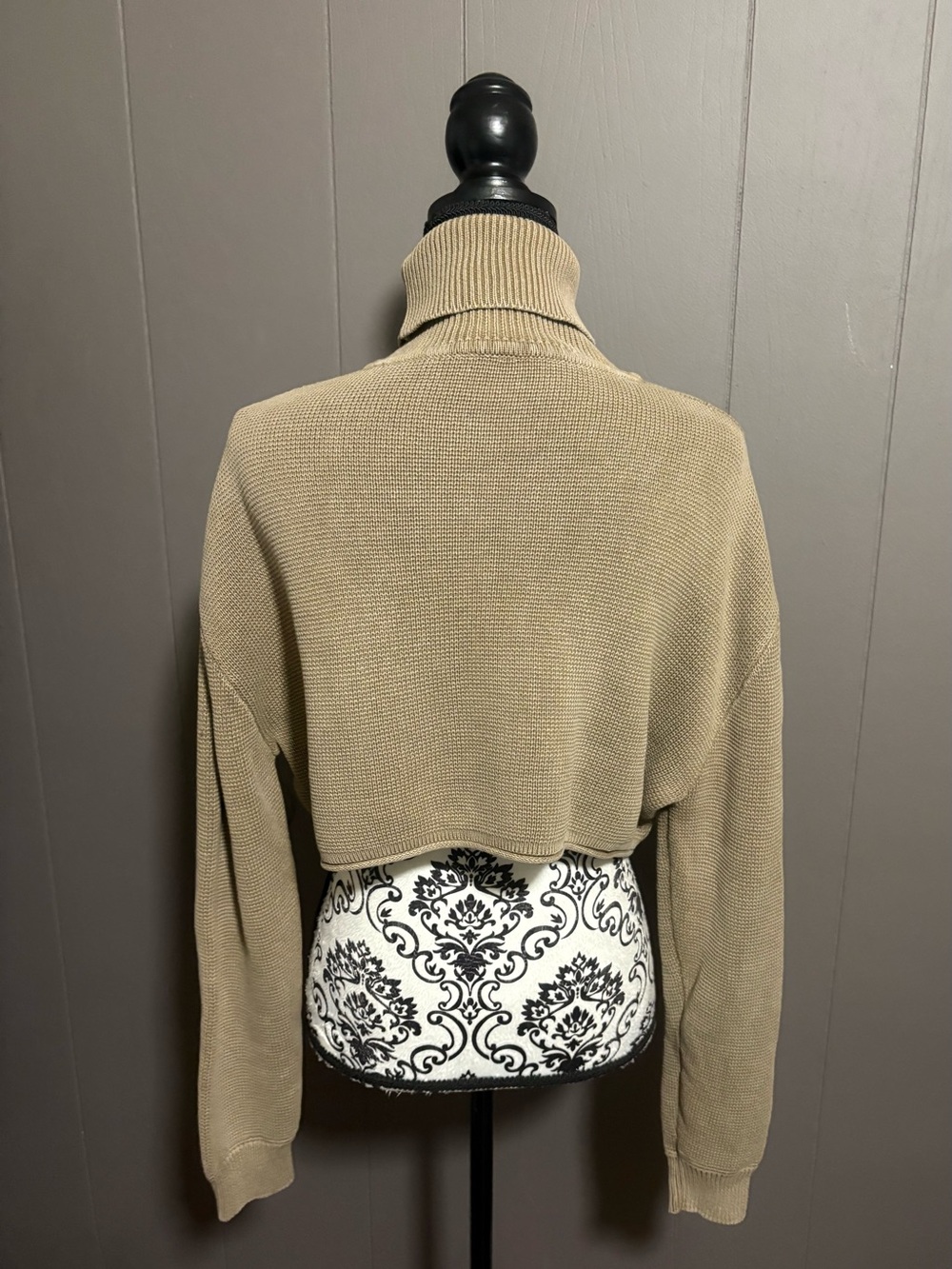 ZARA Turtleneck Cropped Knit Sweater in Beige - Picture 3 of 6